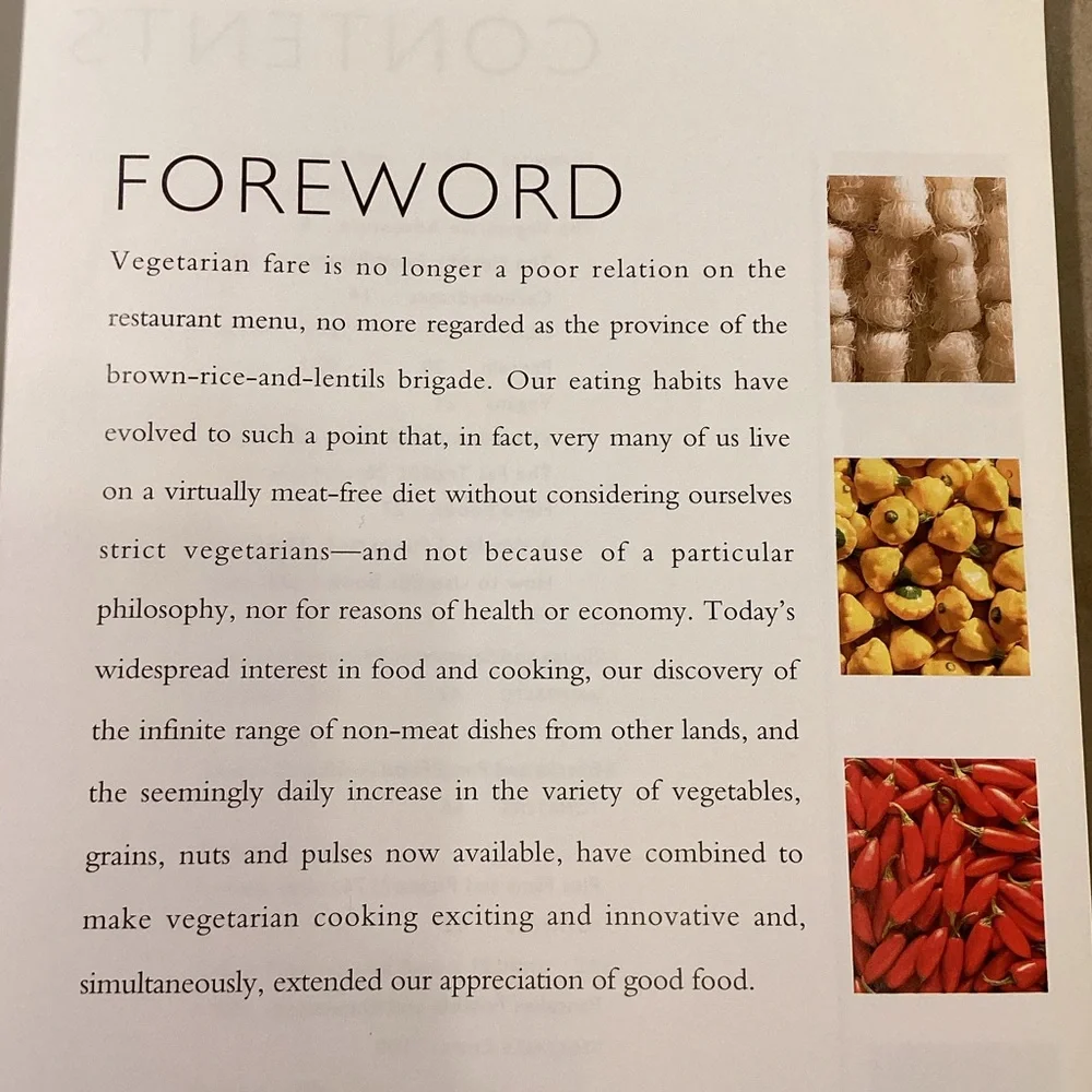 The Essential Vegetarian Cookbook by Bay Books